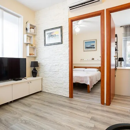 Apartment May *