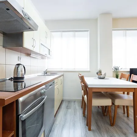 Apartament Apartment May