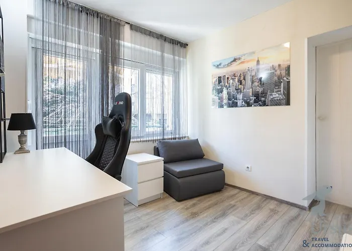 Apartament Apartment May *